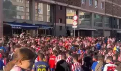 مرة أخرى.. جماهير "أتلتيكو مدريد" ترفع شعارات "عنصرية" ضد المسلمين قبل موقعة برشلونة