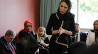 رئيسة وزراء نيوزيلندا تتحجب احتراما لضحايا مجزرة المسجدين