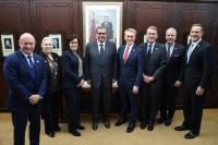 وفد رفيع المستوى من الكونغرس الأمريكي يحل بالمغرب و"أخنوش" يجري مباحثات معه