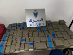 إحباط محاولة تهريب 60 كيلوغرامًا من مخدر الشيرا بمعبر باب سبتة