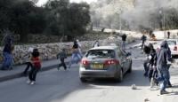 أضرار لحقت بـ 3 سيارات إسرائيلية بعد رشقها بالحجارة في القدس