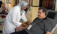 و اخيراً ... شباط يتبرع بدمه