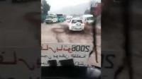 أمطار عاصفية تتسبب في انقطاع بطريق تيشكا