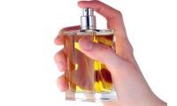 ما حكم استعمال العطور التي تحتوي على “كحول – سبرتو” ؟
