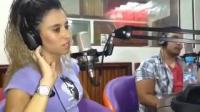 بالفيديو ....سينا تشرح كلمات أغنيتها المشهورة 'هاندزم'