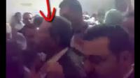 سب و طرد الخائن توفيق عكاشة من مقر التلفزيون ماسبيرو
