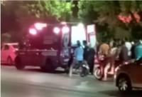 قاصرون يتبادلون الرشق بالحجارة قرب حدائق ويتسببون في إصابة سيدة وطفلها ونقلهما إلى المستشفى