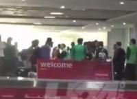 فضيحة : شجار بين لاعبي الرجاء في المطار