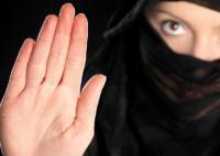 العقبة لينا...سياسيون وإعلاميون تونسيون ينادون بإخصاء المغتصبين بعد تفشي الجرائم الجنسية