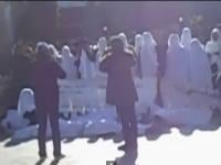 أساتذة يحتجون بالأكفان أمام البرلمان ويترحمون على التعليم