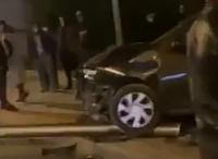 مأساة... سيارة خفيفة تنهي بطريقة مؤلمة حياة شاب وترسل اثنين من أصدقائه إلى المستعجلات!