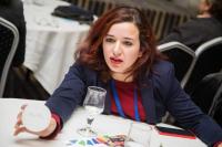 المغربية الممنوعة من دخول الأردن بسبب سنها تتحدى السفير الأردني وتتهم سفارته بممارسة التمييز والإهانة