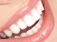 خلطات تبييض الأسنان في المنزل