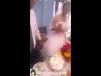 عريس يضرب عروسه أمام المدعوين
