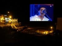 ع.الهادي اكوت يوقف أمس الغناء بمنصة قوافل من أجل اعطاء درس قاسي لمصور