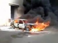 اندلاع حريق في سيارة بعين السبع و أحد المواطنين يصرخ" دعيناكوم الله أداعش"‏