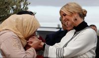 صورة تقبيل سيدة مغربية يد نجلة ترامب تثير جدلا على الفيسبوك