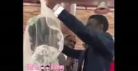 بالفيديو.. أغرب رد فعل من عريس لدى رؤيته وجه عروسه