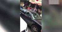 بالفيديو.. شاهد ماذا فعلت امراة ضبطت زوجها مع عشيقته داخل السيارة