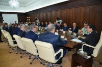 مسؤولون كبار يضعون أيديهم على قلوبهم بعد إدراج مقترح تعيينات في مناصب عليا بالمجلس الحكومي