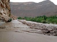 بالفيديو...مدينة ميدلت عاشت ليلة سوداء بعدما ضربتها أمطار طوفانية