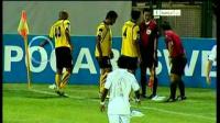 قنبلة تنفجر بالملعب واللاعب ينجو بآعجوبة