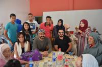 بالفيديو : " رشيد شو" و " البسطاوي " بمعية فيسبوكيين يشاركون نزلاء دار العجزة بالمحمدية فرحة العيد