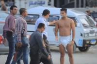 كاميرا خفية تتسبب في تدخل الشرطة وصفع منفذّها