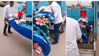 المغربي شحال ولا رخيص : مريض يتم نقله كـ" البضائع " على متن سيارة من نوع " هوندا " ( الفيديو )