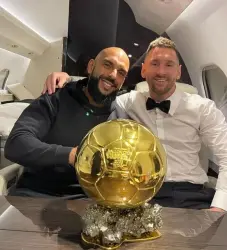 راتب "خيالي" يضاهي نجومَ كرةِ القدمِ.. كم يتقاضى الحارس الشخصي لميسي وماهي مهمته؟