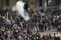 8 مصابين إثر انفجار قنبلة أمام مديرية أمن مصر