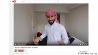تحدث مع والدته بالعربية فطرد من الطائرة