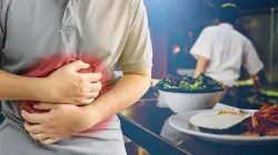 أطباء يحذرون من 5 عادات غذائية تزيد خطر التسمم الغذائى خلال الصيف