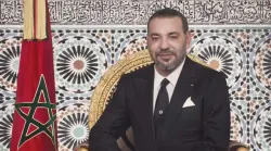 الملك يهنئ منتخب السيدات لكرة القدم داخل القاعة بعد تتويجه التاريخي