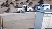 العراق.. فيديو يوثق لحظة اغتيال مسؤول عراقي سابق  أمام نجله