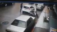 انتحل صفة حارس سيارات .. لص يسطو على سيارة سيدة في واضحة النهار بطنجة (فيديو)