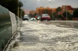 أمطار البركة تتهاطل على مدينة طنجة