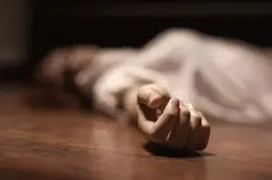 في جريمة مروّعة.. شاب يقتل والدته بحجر ويهشم رأسها حتى الموت