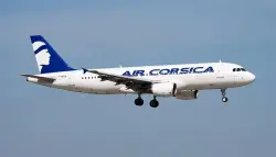 مراقب ينام في برج المراقبة ويتسبب في تعليق طائرة بالجو