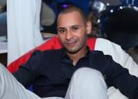 الملك يهنئ الفنان محمد الريفي بفوزه بلقب البرنامج الفني "إيكس فاكتور" 