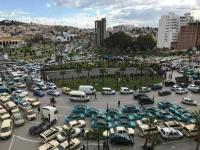 بالفيديو والصور:سائقو "الطاكسيات" يشعلون شوارع طنجة بسبب غلاء الوقود(تصريحات المحتجين)