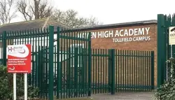 مدرسة تمنح طلابها فرصة الفوز بتلفزيون ذكي مقابل الحضور المنتظم