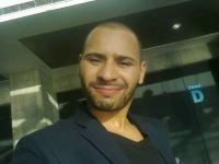 هجوم عنيف ضد المتسابق المغربي محمد الريفي ومعجبات النابلسي يسخرن من شكله 