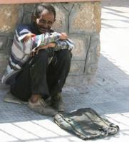 حين يخطئ الدعم طريقه إلى الفقراء