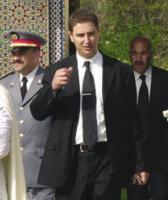 الحارس الشخصي للملك يوجه كلمات حادة للسائق عند وصول الملك إلى ملعب مراكش