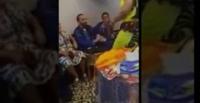 بالفيديو.. شاهد ماذا فعلت مغربية لدى اقتراب راقصة من زوجها