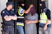 بالتفاصيل....مهاجر مغربي بإسبانيا احتجز ابنته المراهقة سنة كاملة وعزل أسرته عن العالم الخارجي
