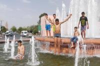 رمضانيات 2015: الصوم والحر يدفعان المراكشيين والمراكشيات للـ..‏