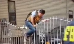 شاهد أغبى رجل شرطة فى العالم