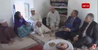 الوزير نبيل بنعبد الله يجلس 'مْرَبَّعْ' مع ساكنة دوار بأزيلال ... سابقة في تعامل الوزراء مع المواطنين